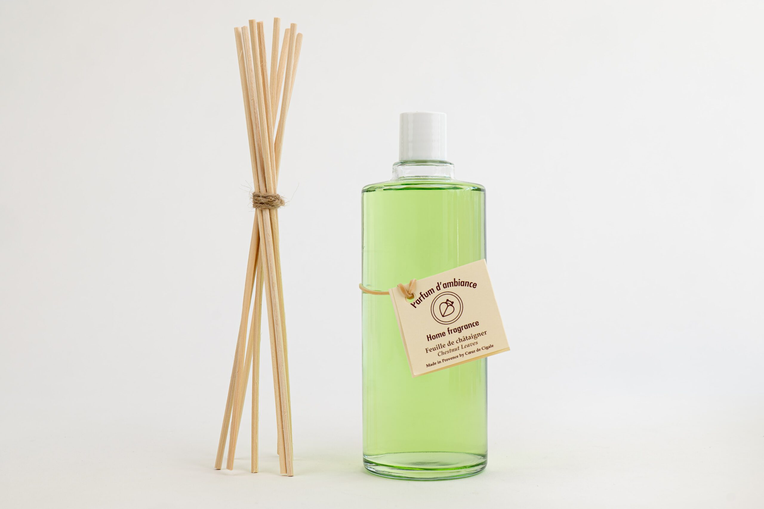 recharge-diffuseur-parfum-chataignier Recharge pour diffuseur d'ambiance Châtaignier. Senteur apaisante pour la maison. Fabriqué en France.
